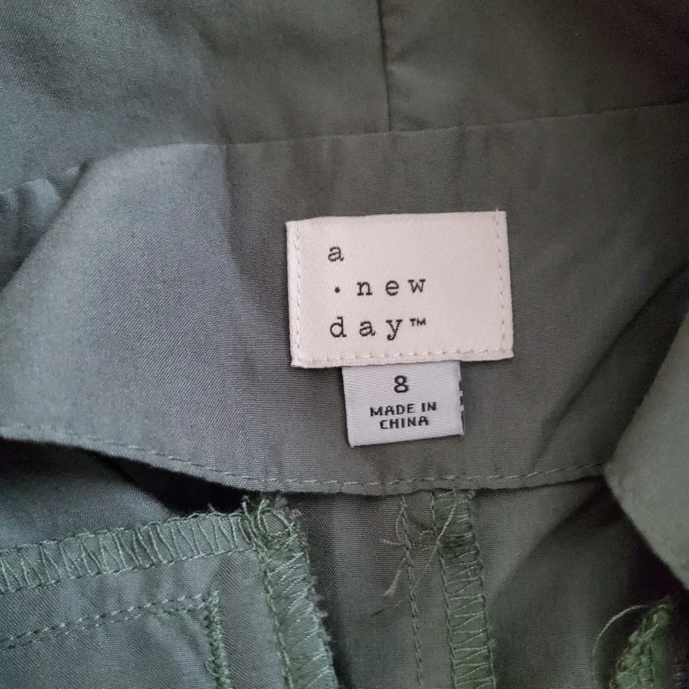 a new day‎ NWT Target Women's Hi-rise Belted Short in Olive Green Size 8